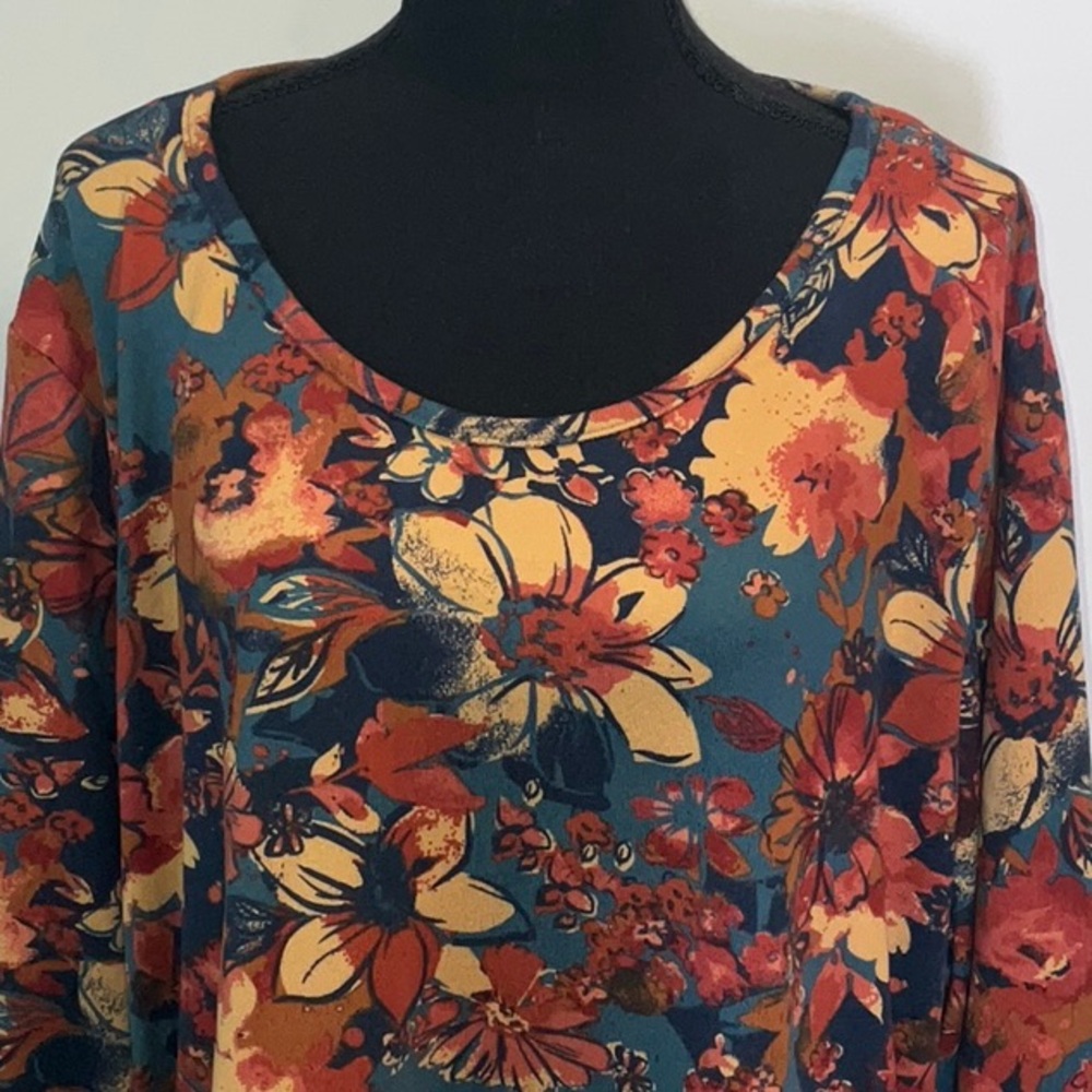 D & Co. Brushed Heavenly Jersey Floral Tunic, NWOT - Picture 4 of 11